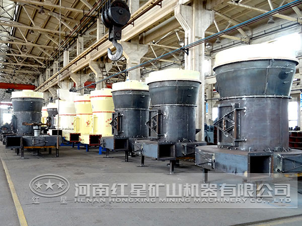 雷蒙磨粉機生產(chǎn)車間 雷蒙磨粉機生產(chǎn)車間