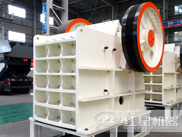 粗碎顎式粉碎機(jī) 粗碎顎式粉碎機(jī)