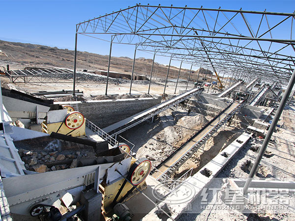 新型環保鄂式破碎機生產現場 新型環保鄂式破碎機生產現場