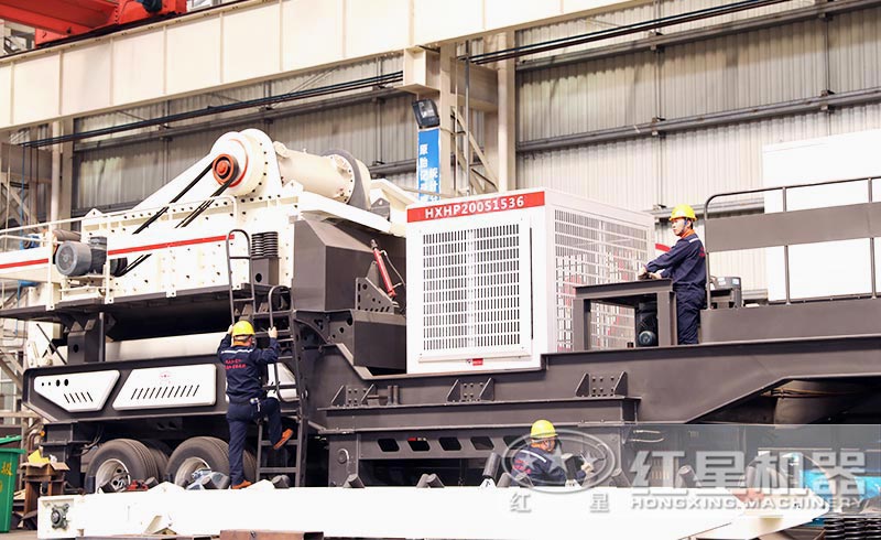 移動(dòng)式碎沙機(jī)生產(chǎn)車間