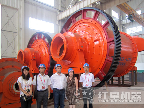 來(lái)廠(chǎng)參觀(guān)選購(gòu)的用戶(hù)