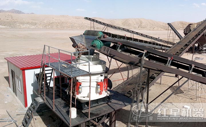 圓錐式粉碎機(jī)安裝現(xiàn)場(chǎng)